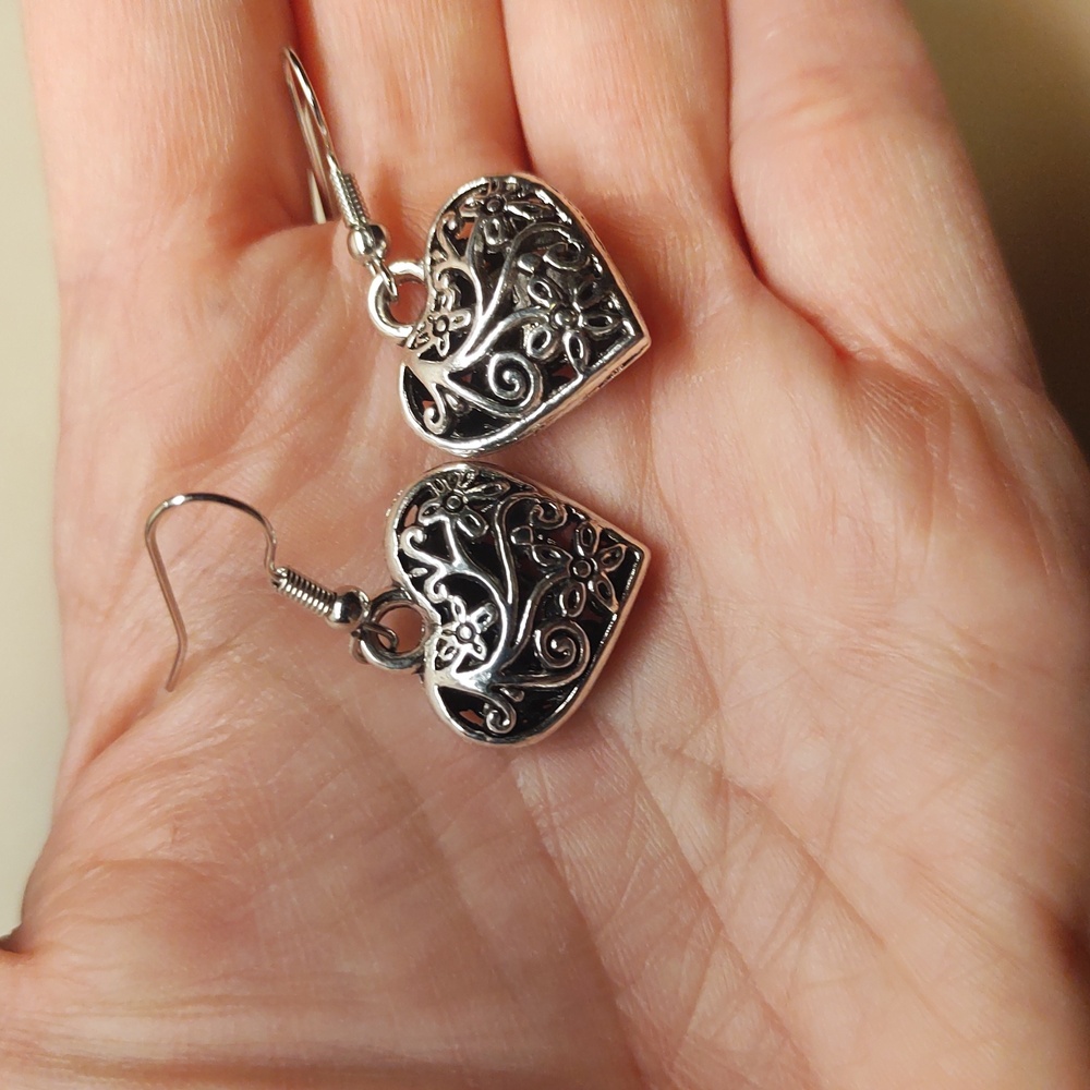 BOGO! NEW! 3D Puffy Heart Open Scrolls Silver Dangle Earrings - Picture 10 of 12
